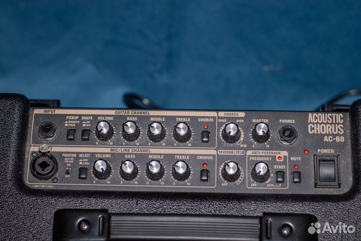 Комбоусилитель Roland AC-60