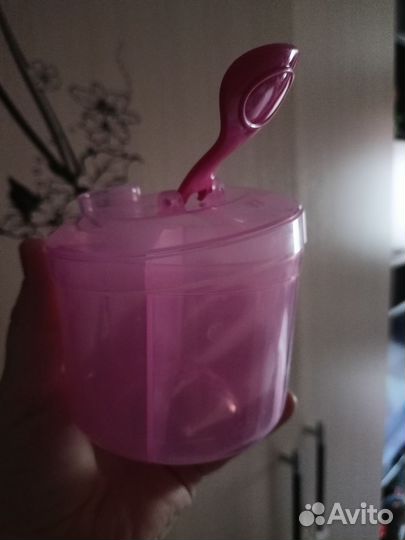 Контейнер-дозатор для смеси