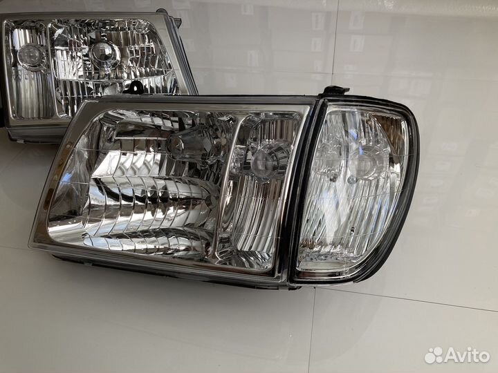 Фара (комплект) Toyota Land Cruiser 100(2000-2005)