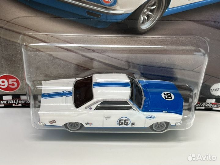 Hot wheels premium '66 chevrolet corvair