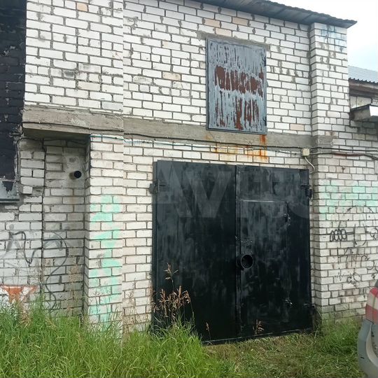 Гараж, > 30 м²
