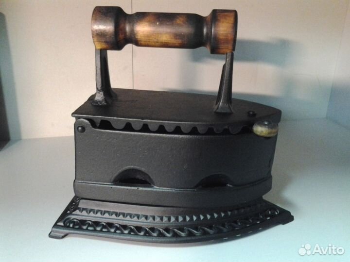 Старинные, угольные утюги. Не Ржавые. сп