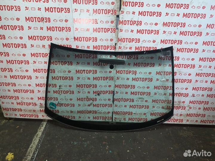 Лобовое стекло Volkswagen Passat B5.5 универсал