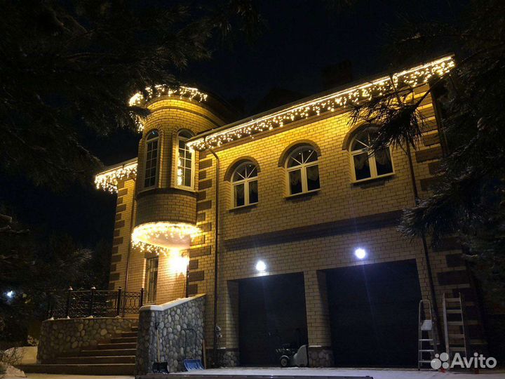 Новогодние оформление, освещение домов, фасадов