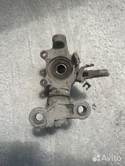 Поворотный кулак правый nissan primera p12