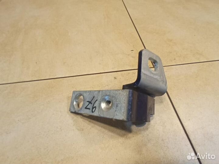 Петля двери передней правой верхняя Ford Focus 3 C