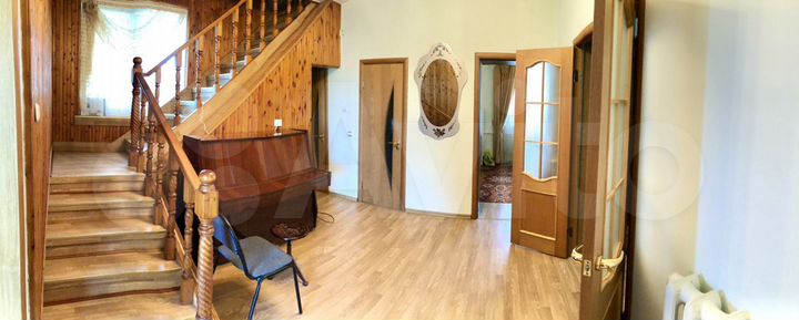 Дом 210 м² на участке 6 сот.