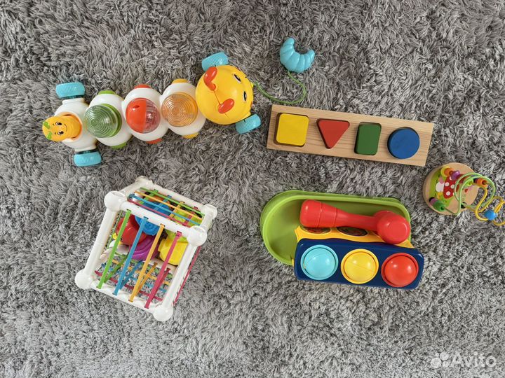 Развивающие игрушки для малышей пакетом