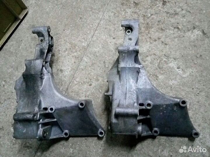 Кронштейн крепления гур Volkswagen T4