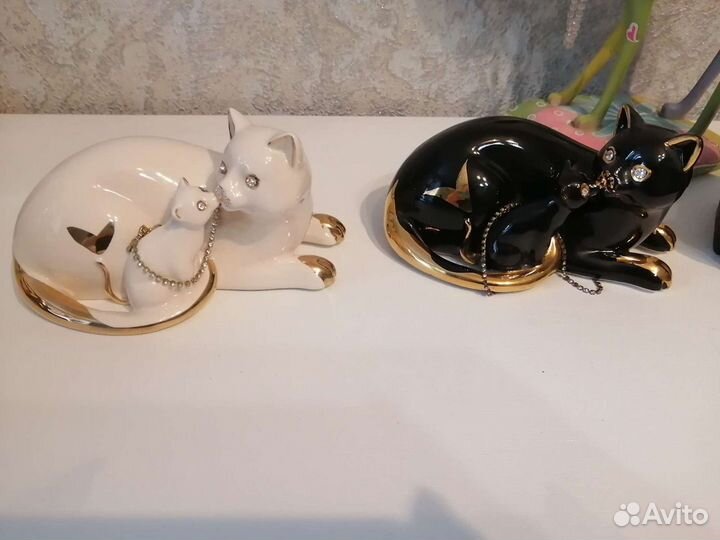 Статуэтки котиков