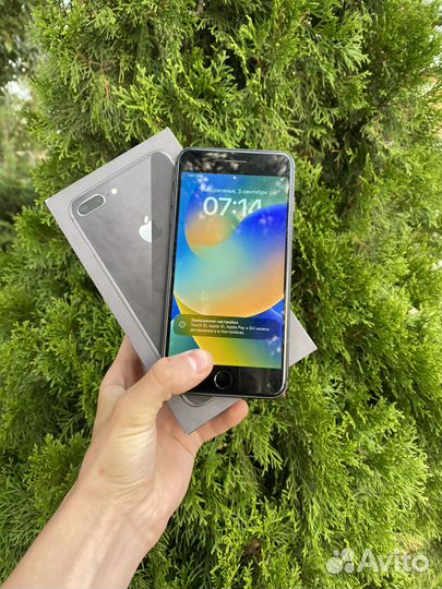 iPhone 8 plus 64gb