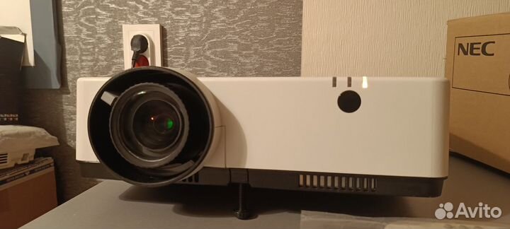 Проектор 3LCD Nec ME403U
