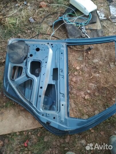 Задняя правая дверь гранта, калина