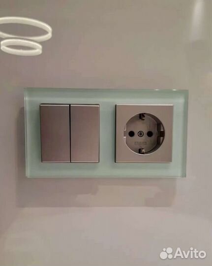 Вежливый электрик Петербурга