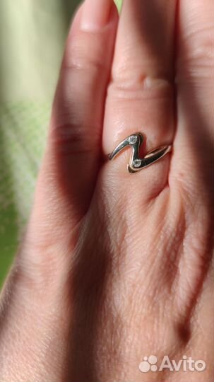 Золотое кольцо с цирконом 17,5 размер