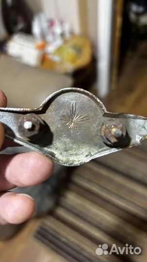 Эмблема автомобиля газ М1