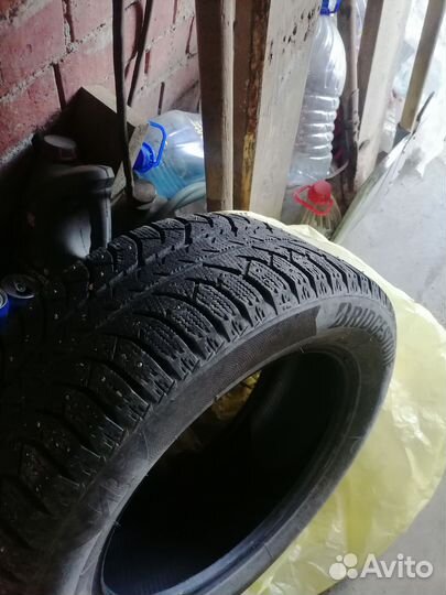 Bridgestone Ice Cruiser 7000S 235/55 R17