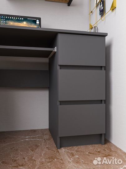 Письменный стол 