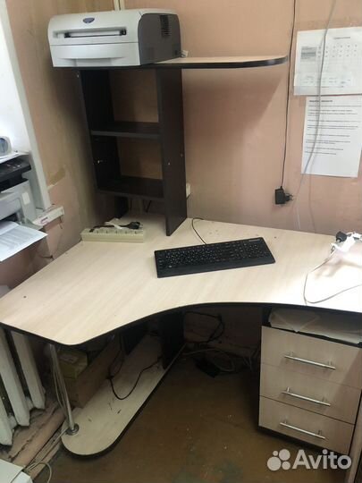 Компьютерный стол бесплатно