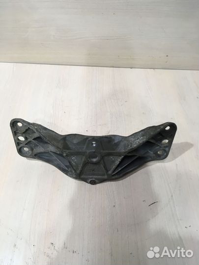 Опора кронштейн АКПП BMW E65 E66 E67 22326759680