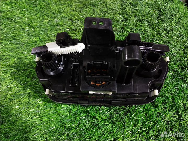 Блок управления отопителем Hyundai Solaris 2