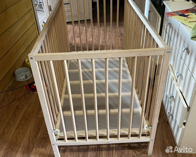 Детская кроватка