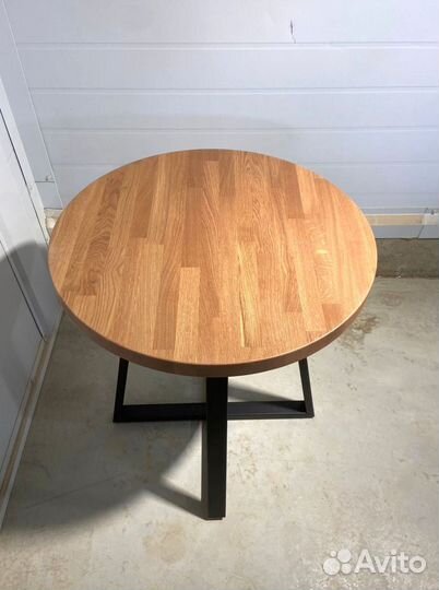 Стол. Мебель на кухню