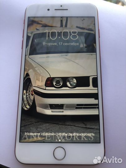 Телефон iPhone 7 plus red