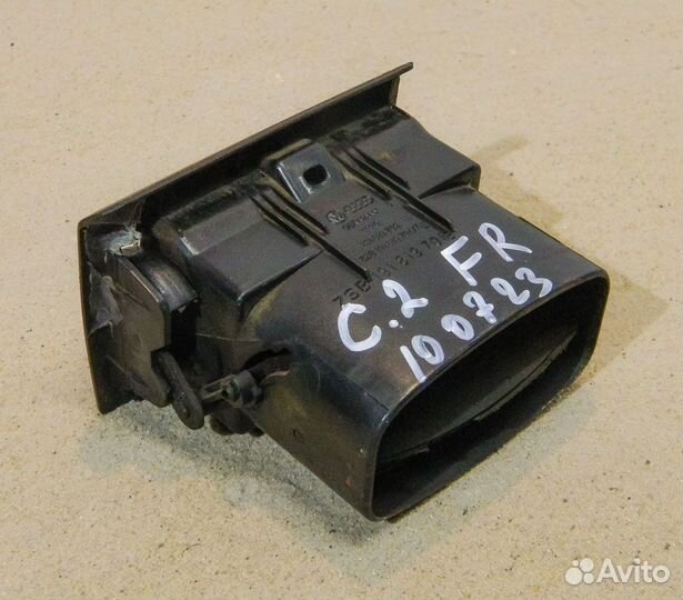 Дефлектор торпедо правый VW Golf 2