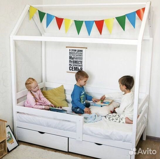 Детская кровать домик