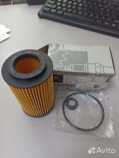 Фильтр масляный Mercedes-Benz A6511800109