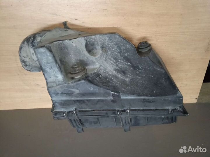 Корпус воздушного фильтра Mercedes w210 e klass