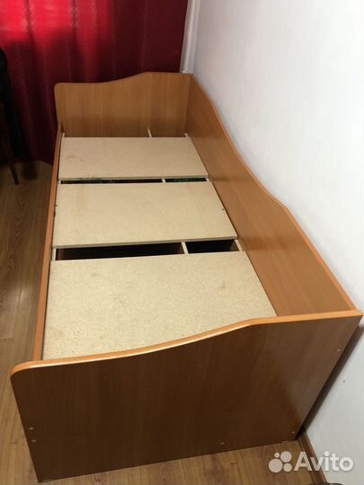 Кровать с матрасом