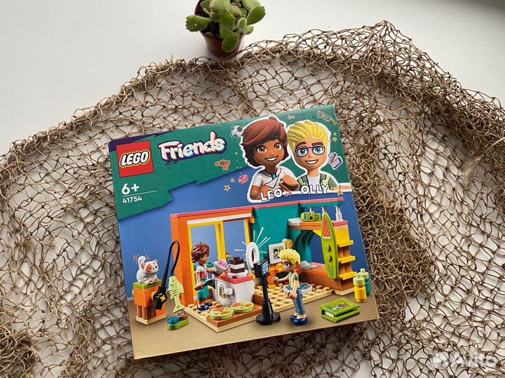 Lego Friends Комната Лео (41754)