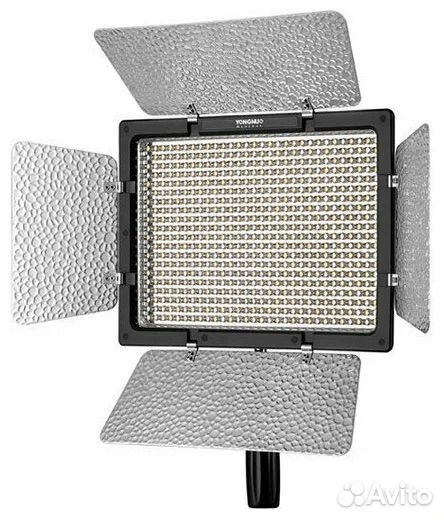 Светодиодный осветитель Yongnuo YN-600 L II