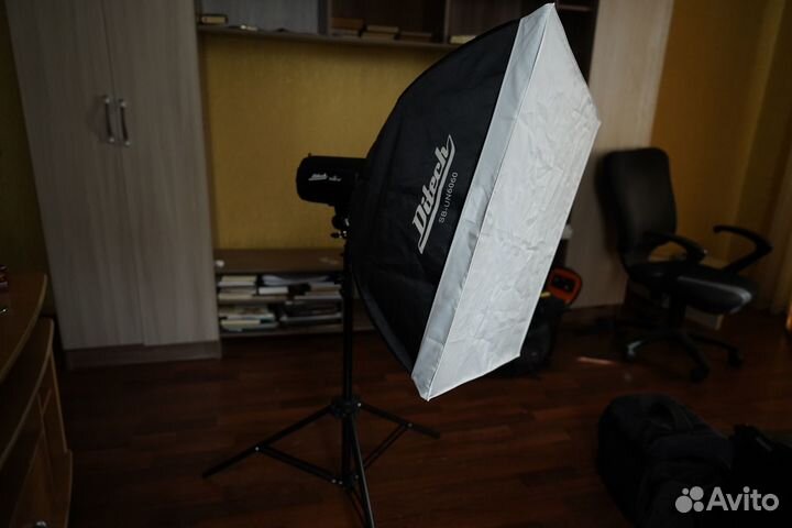 Комплект студийного света Ditech ES250 Kit