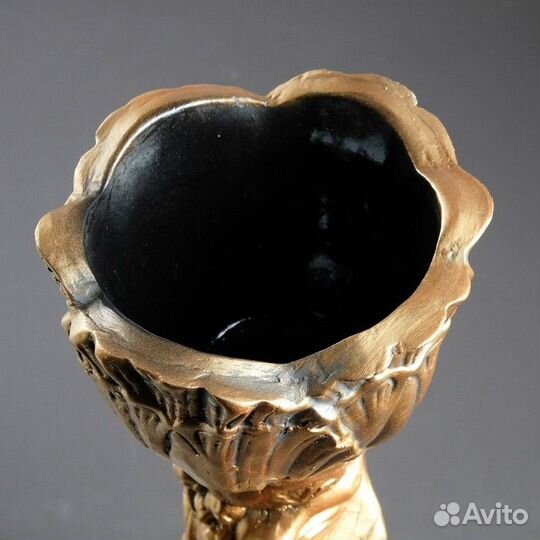 Фигура 'Девушка стоя кашпо на голове средняя' брон