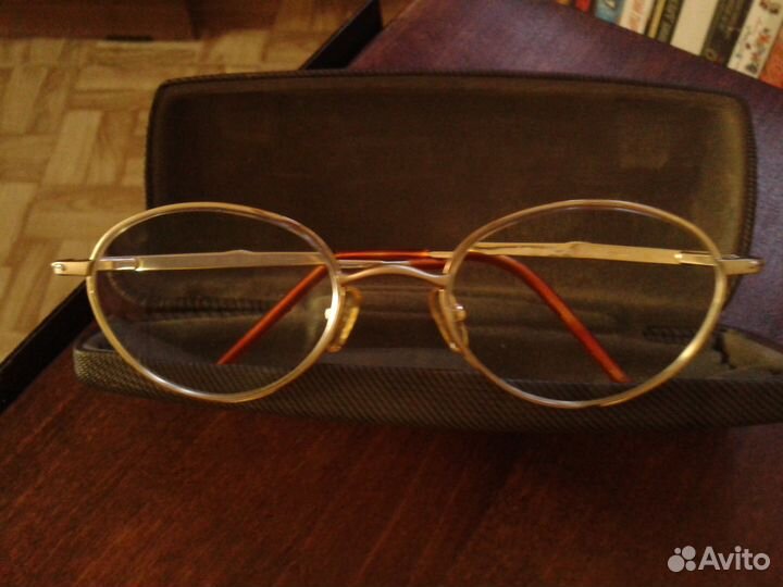 Очки с футляром