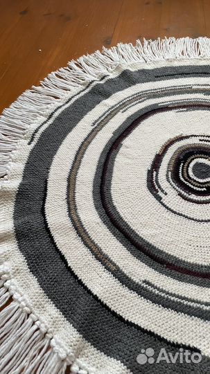 Ковер вязанный