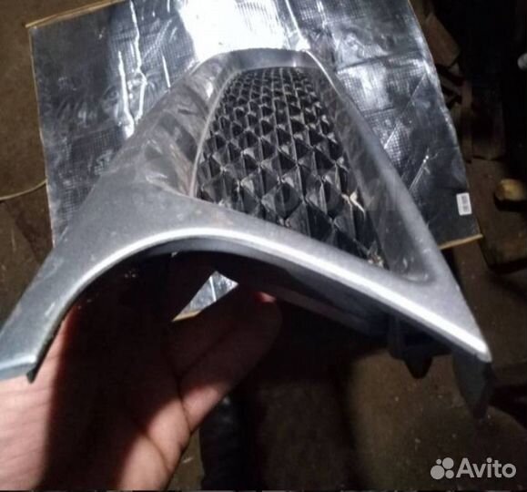 Решетка радиатора Nissan Wingroad Kalifornia