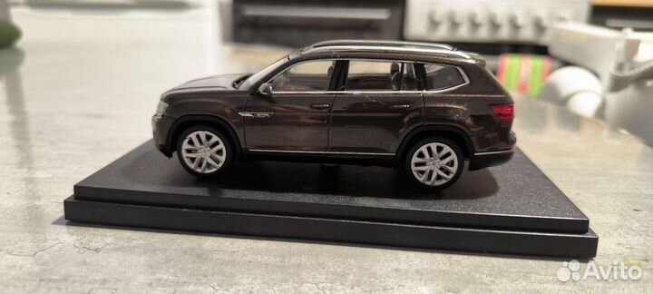 Volkswagen Teramont модель 1:43