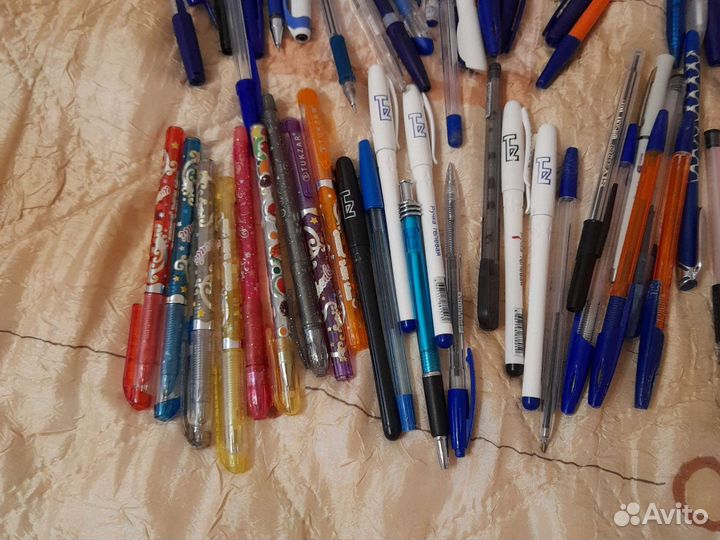 Ручки шариковые не пишут. Цена за все