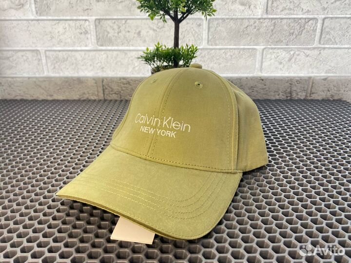 Кепка новая Calvin Klein