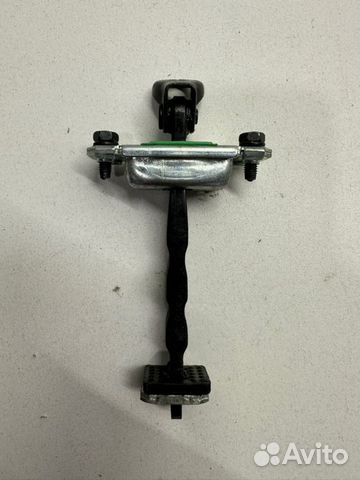 Ограничитель двери передний правый Kia Rio 3