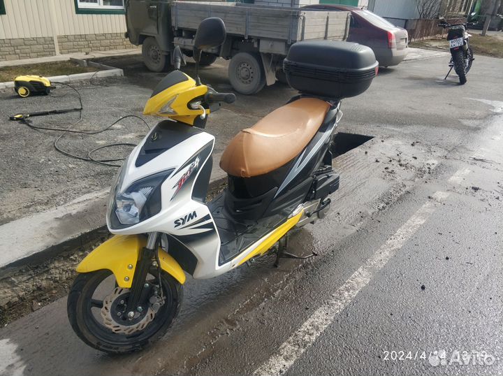 Скутер Sym jet 4 (125)