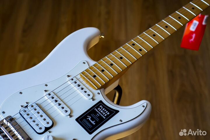 Fender Player Stratocaster HSS MN Polar White