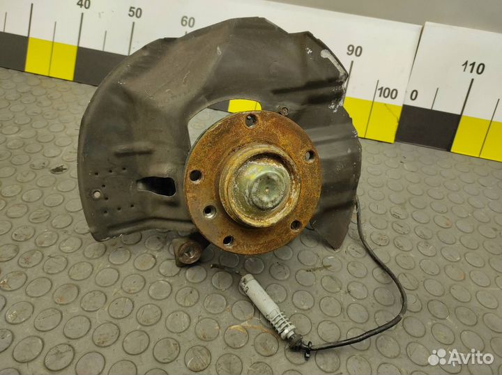 Кулак поворотный передний правый Bmw 320I E46