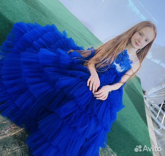 Нарядное платье для девочки 134 140