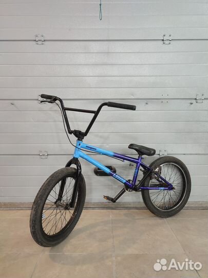 Трюковой велосипед BMX