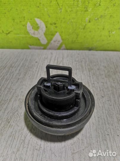 Крышка топливного бака Рено Клио 2 Симбол